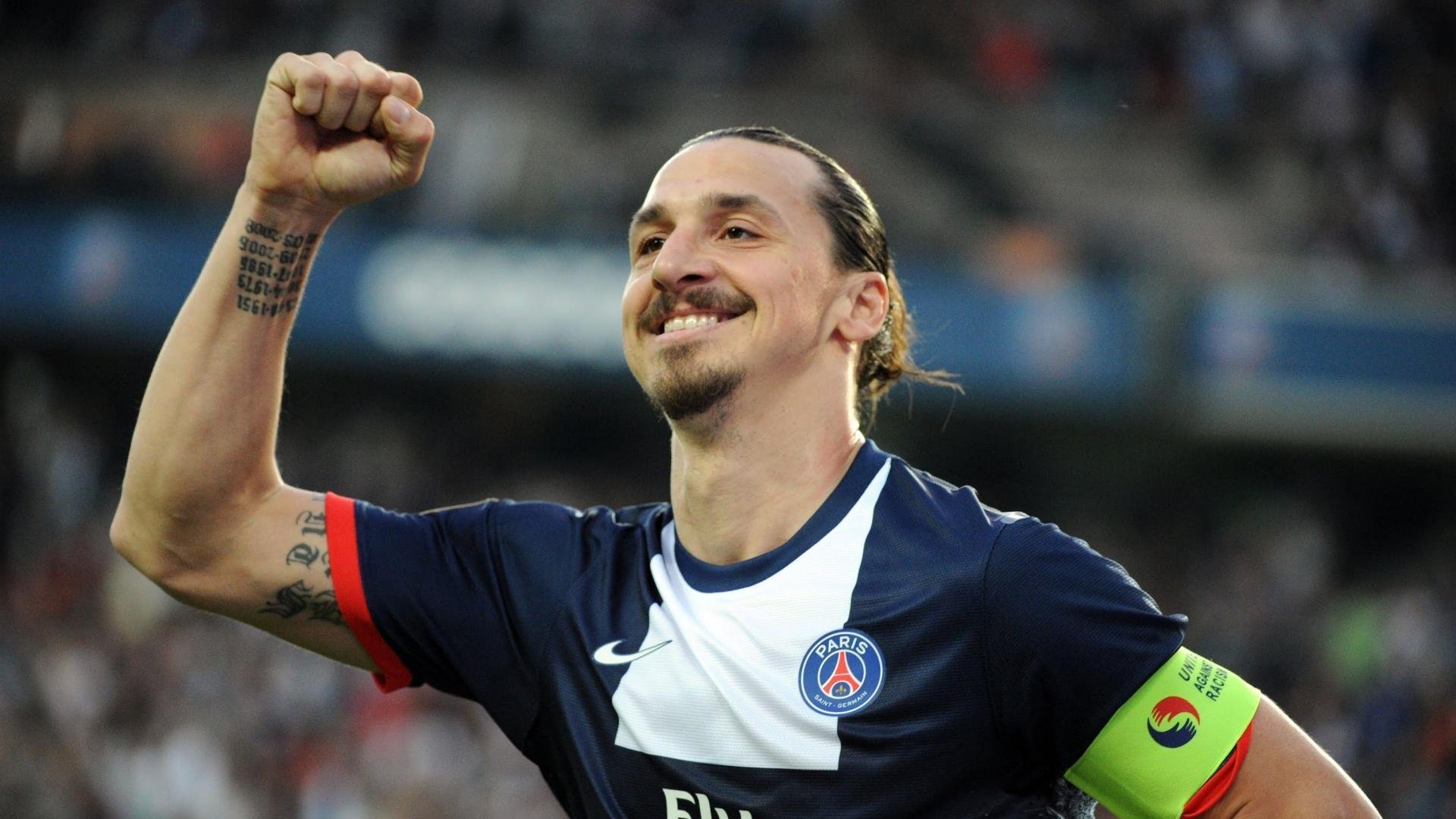 _夜灯光雪地赛：光影交错的冬日盛宴_，雪地里的灯光